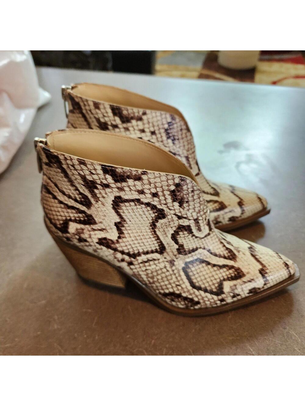VINCE Camuto NWOB snakeskin ankle pointed boots brown tan 6.5